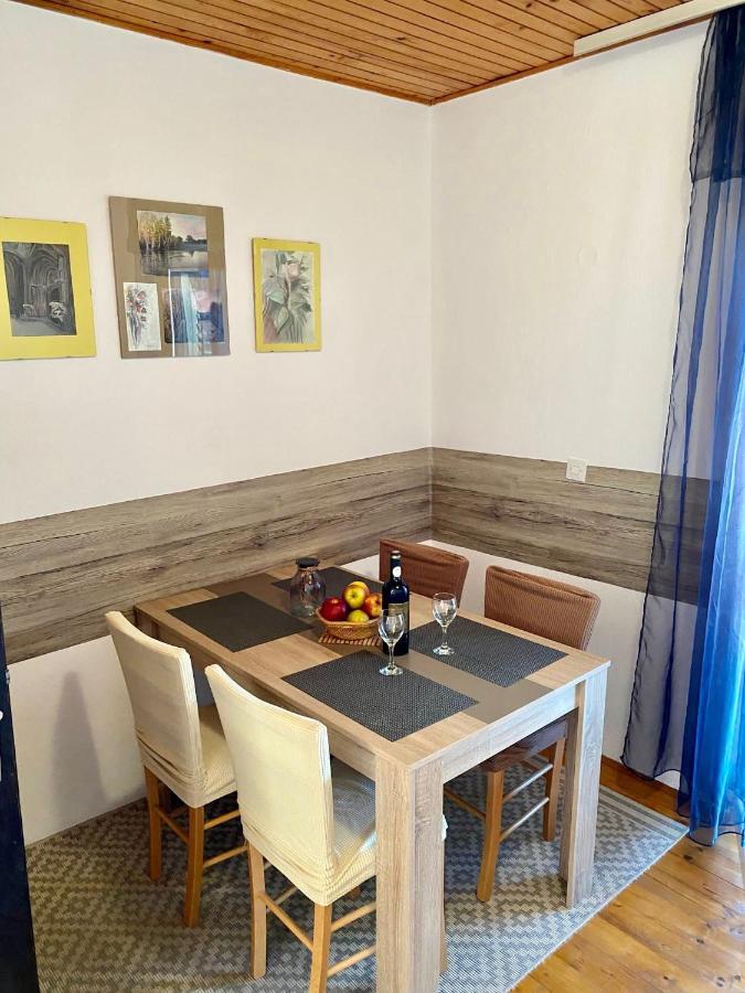 Apartmani Ines Marina Esterno foto