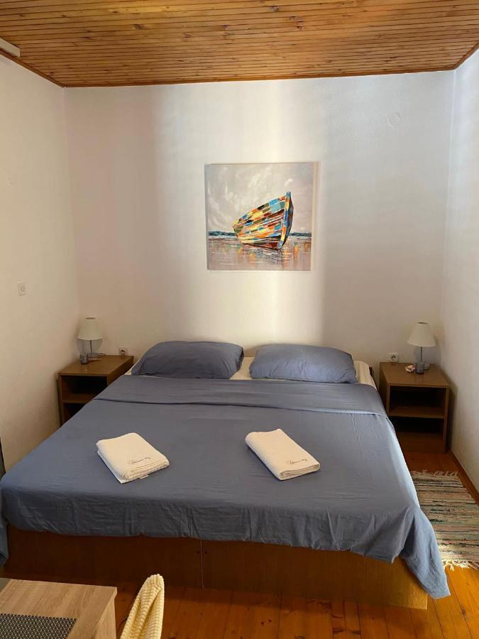 Apartmani Ines Marina Esterno foto