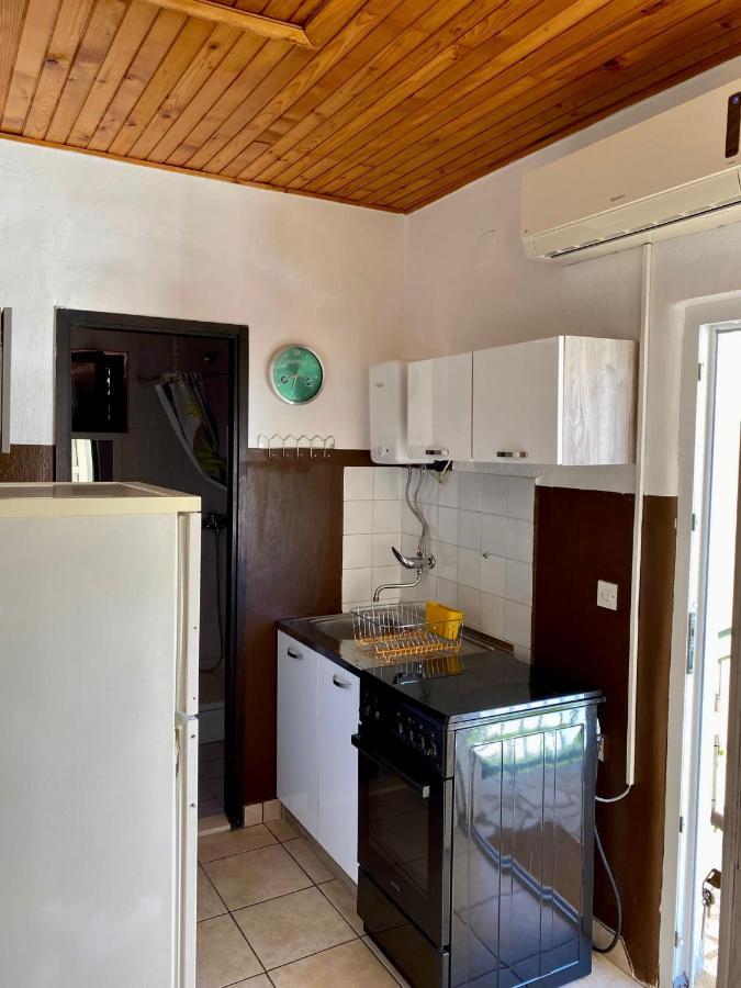 Apartmani Ines Marina Esterno foto