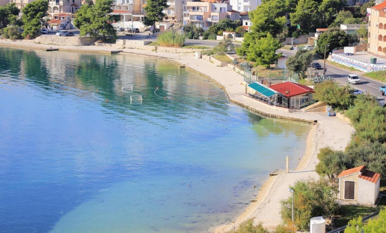 Apartmani Ines Marina Esterno foto