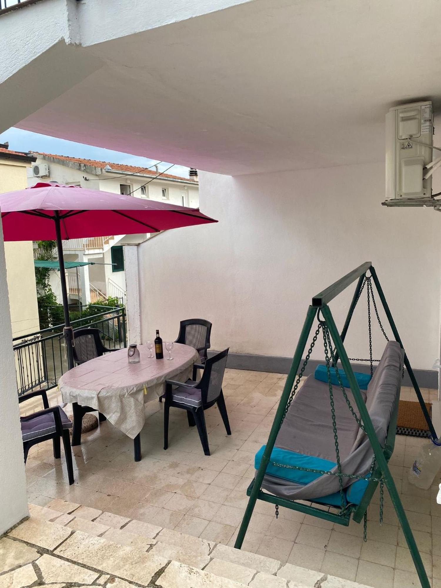 Apartmani Ines Marina Esterno foto