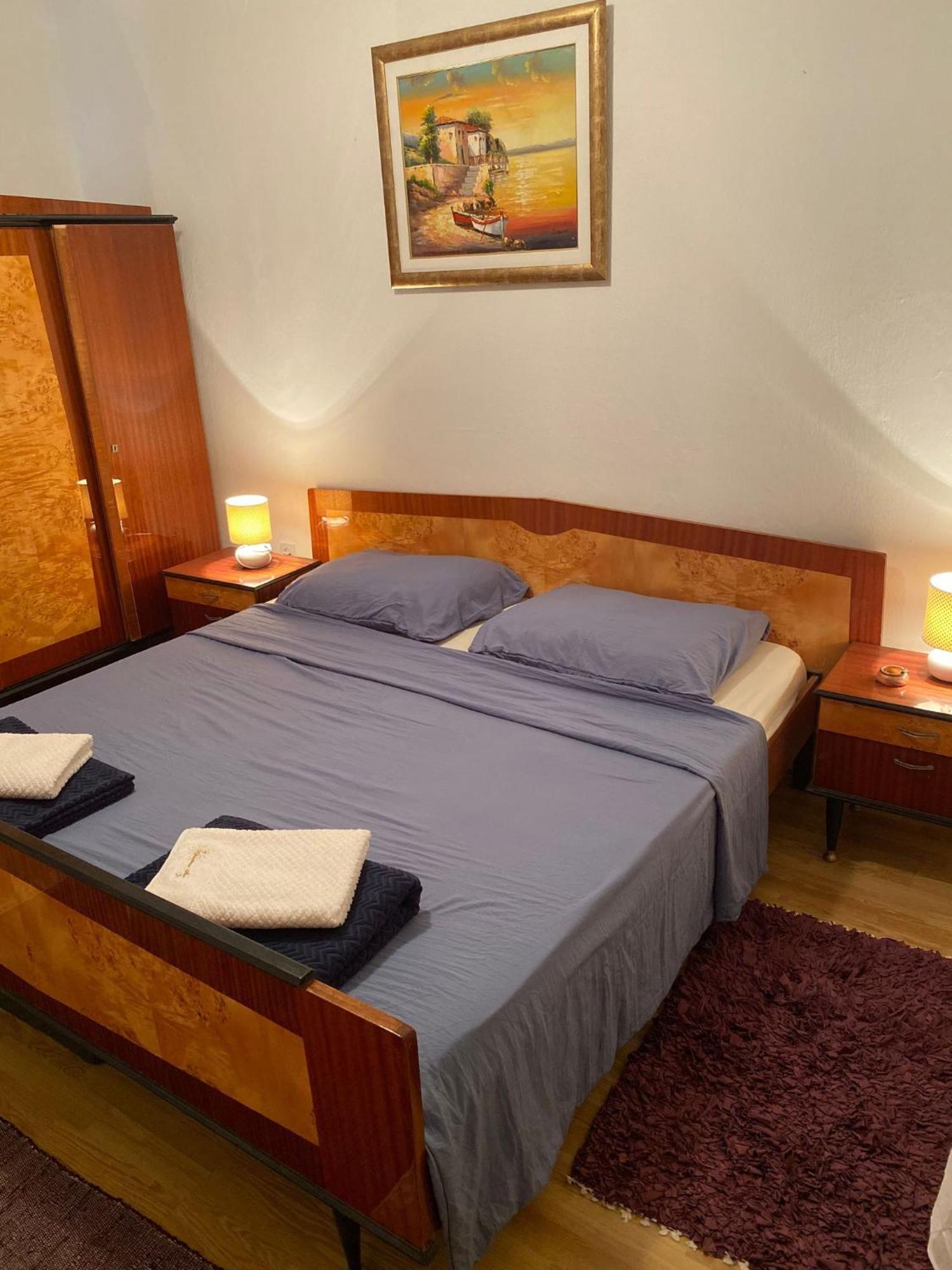 Apartmani Ines Marina Esterno foto