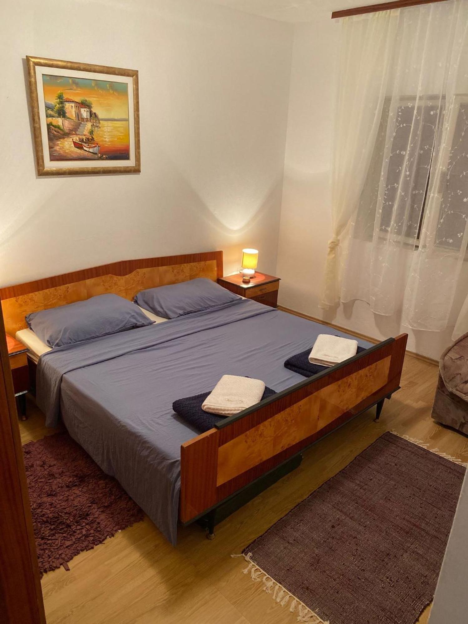 Apartmani Ines Marina Esterno foto
