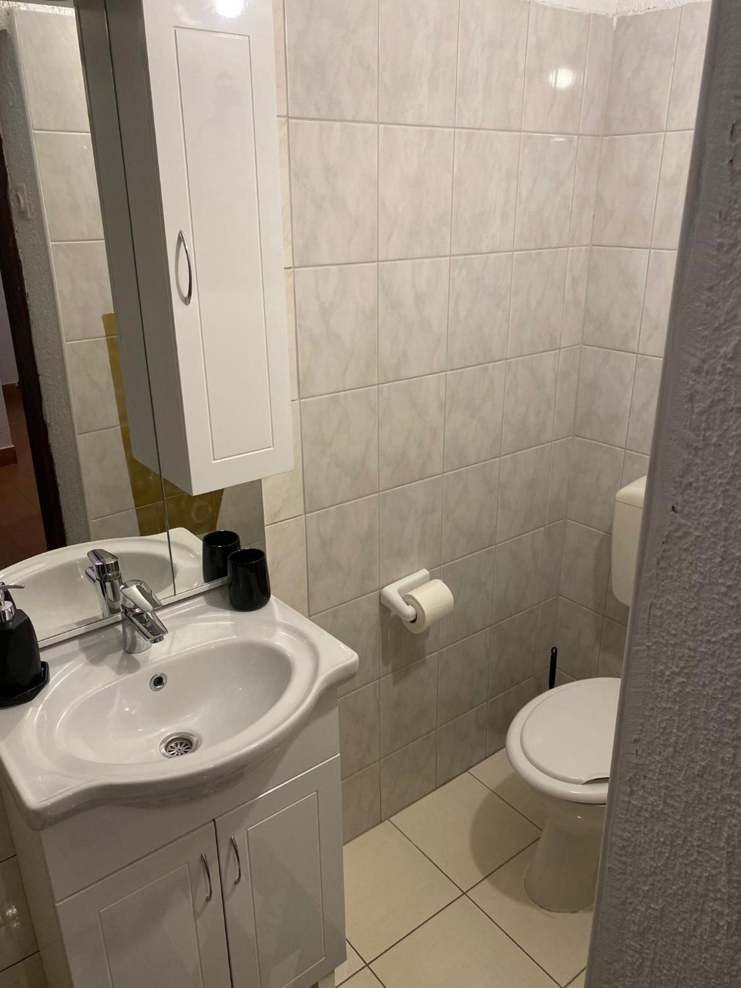 Apartmani Ines Marina Esterno foto